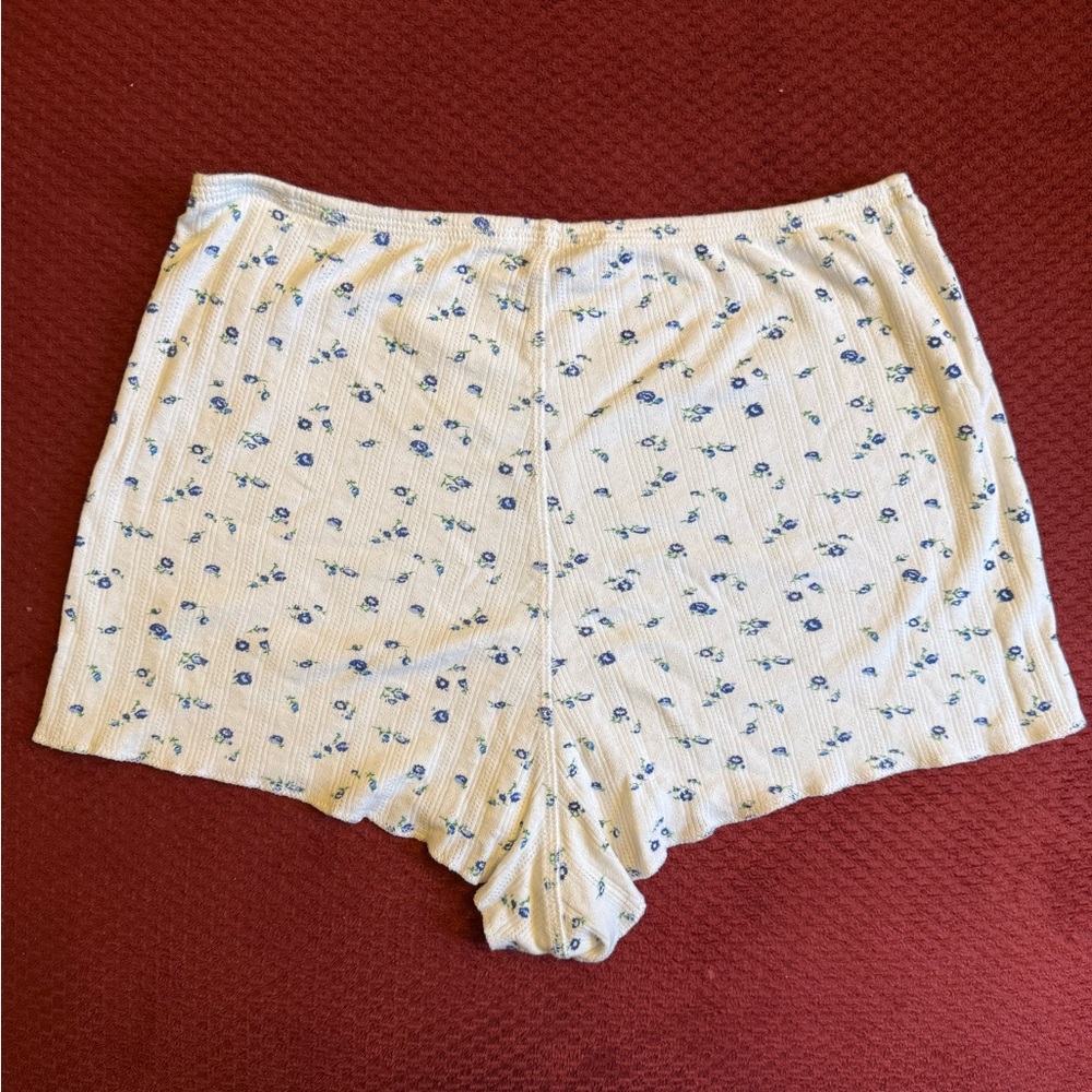 Doen Stella Shorts in Blue Sweatpea - Picture 3 of 5